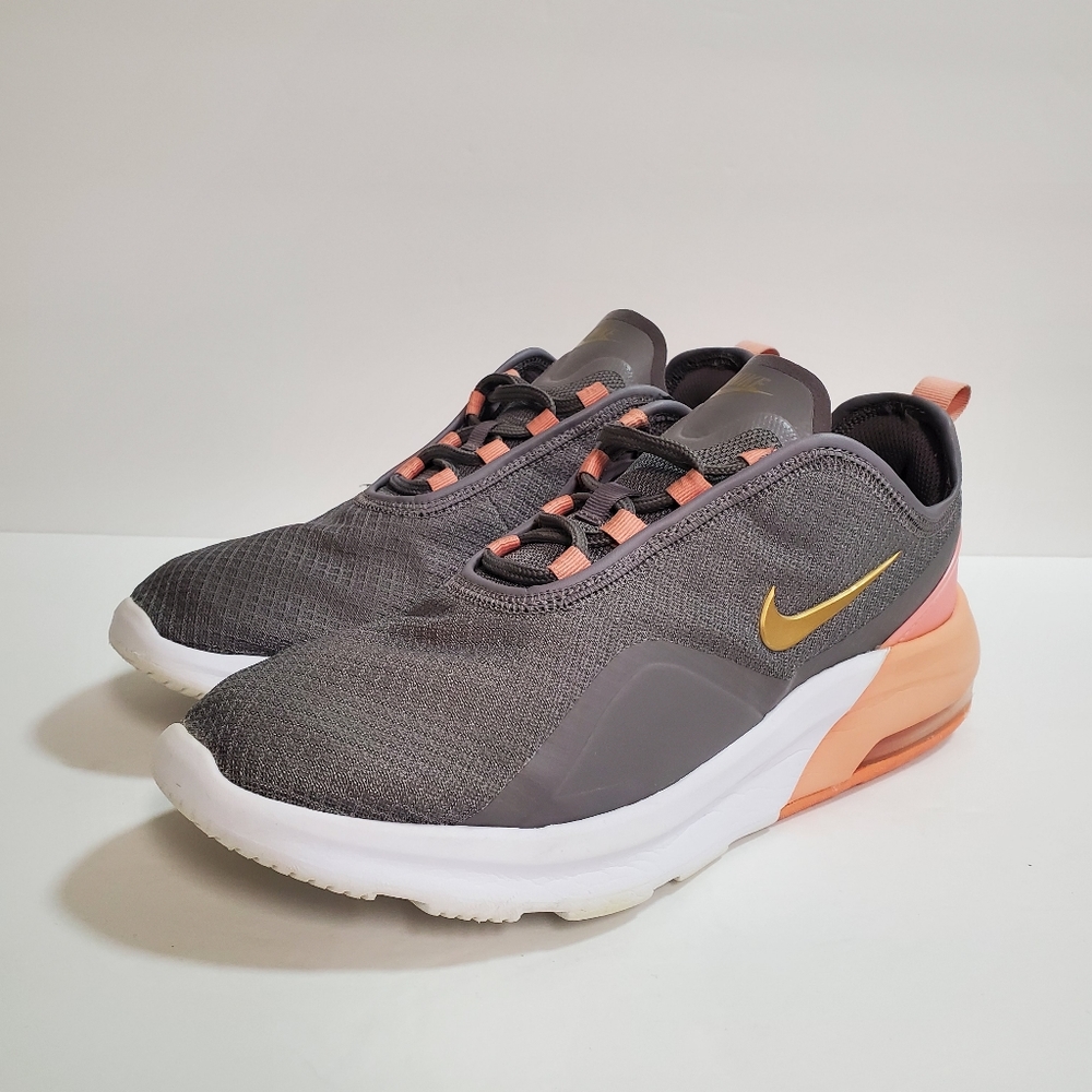 Nike Air Max Motion 2 women's sz 9.5 Cool Grey Pink Rose